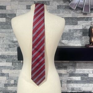 KENNETH ROBERTS Platinum Silk Necktie Red Blue White Stripes